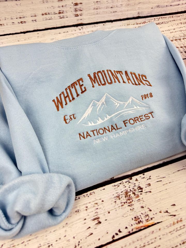 White Mountains Embroidered Crewneck Sweatshirt