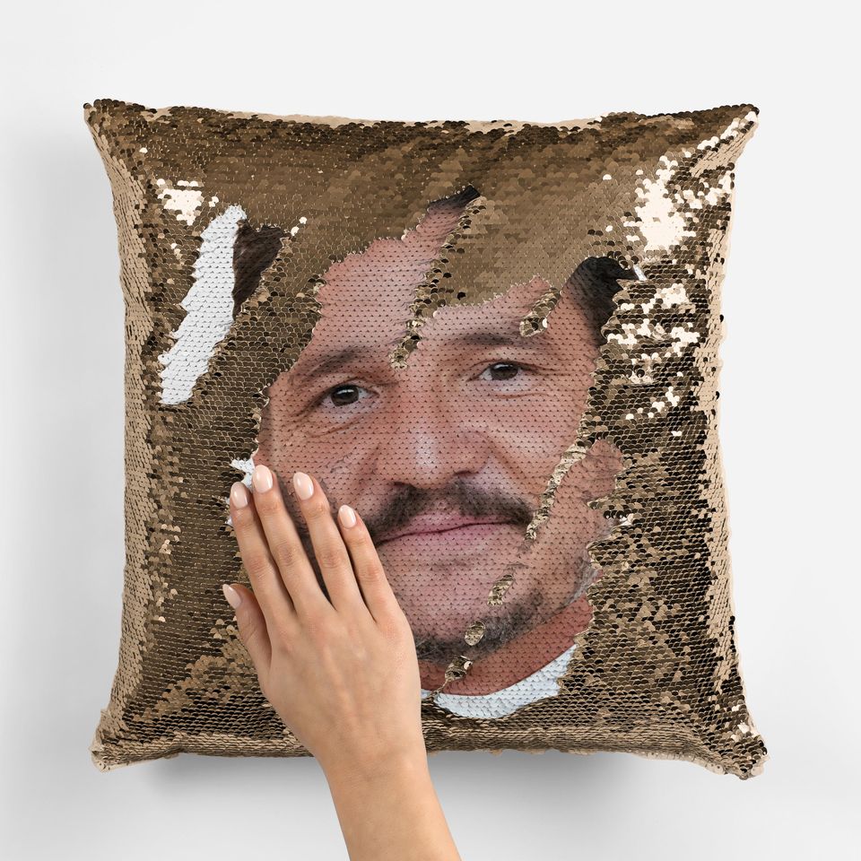 Pedro Pascal - Fan Sequin Pillowcase