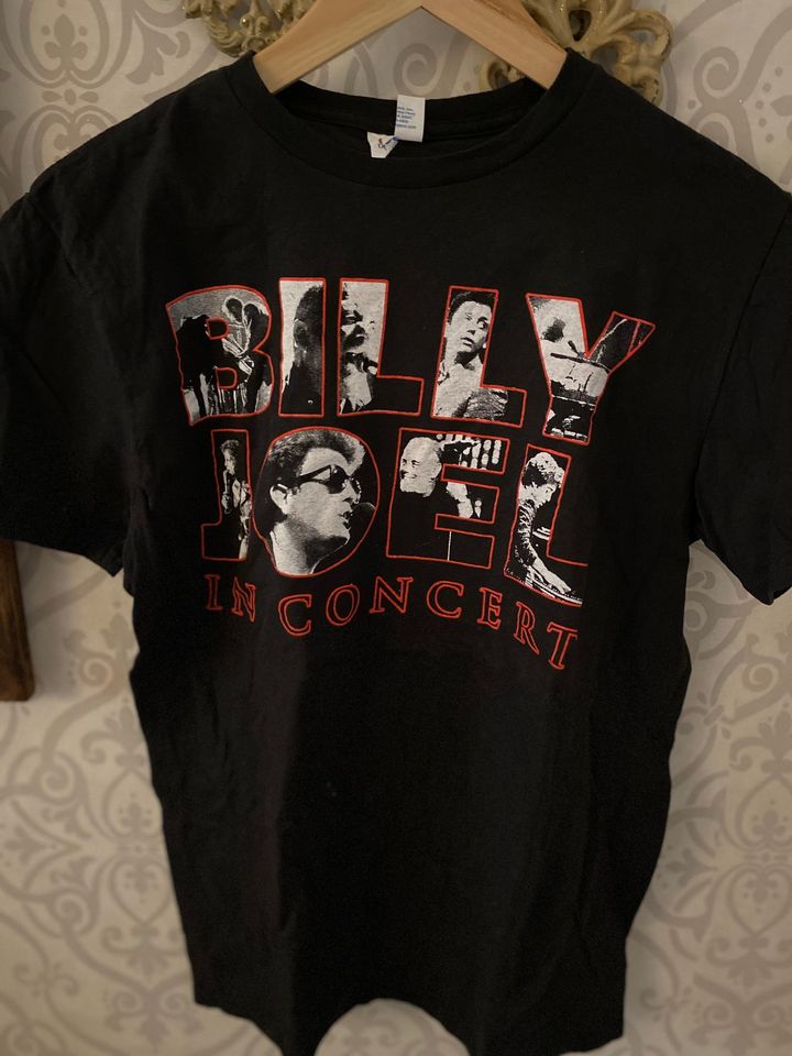 Billy Joel vintage graphic concert tee