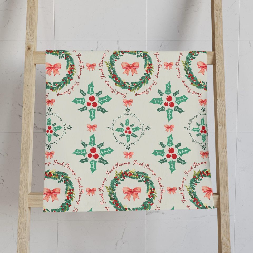 Christmas Hand Towel, Christmas Wreath Kitchen Towel