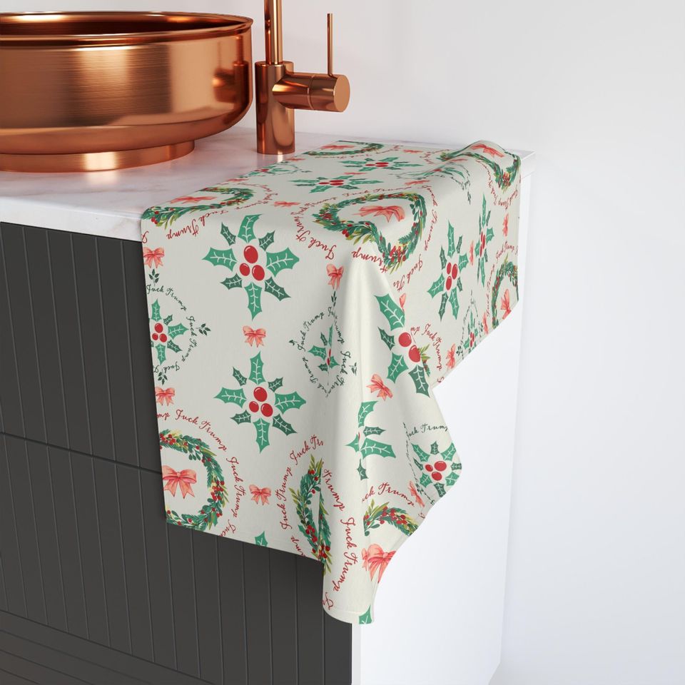 Christmas Hand Towel, Christmas Wreath Kitchen Towel