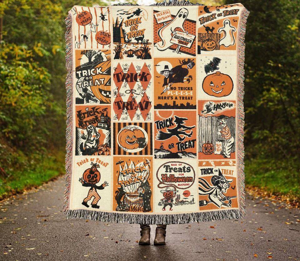 Retro Halloween Woven Throw Blanket: Vintage Jack-o'-lantern Trick or Treat Wall Tapestry