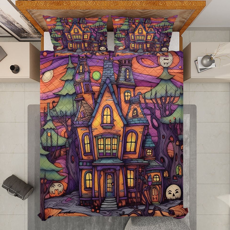 Retro Haunted House Quilt Bedding Set: Halloween Decor