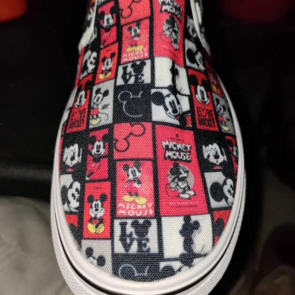 Mickey Posters Slip-Ons - Disney Bounding - Mickey Mouse - Men's Slip On Sneakers