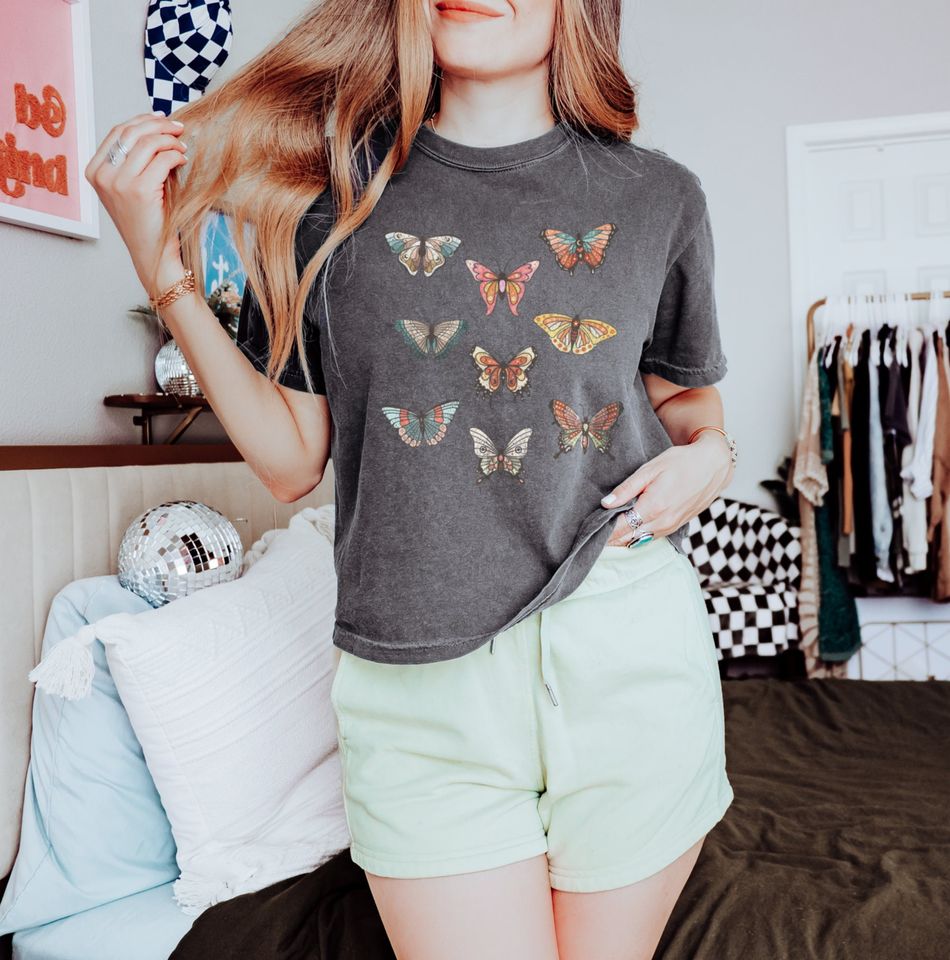 Vintage Butterflies Comfort Colors Boxy Crop Graphic Tee