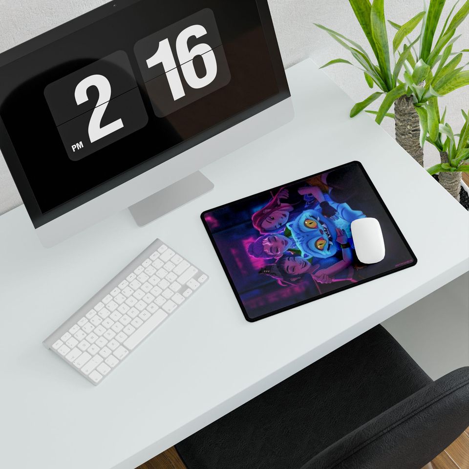 KPop Demon Hunters - HUNTRIX - Vibrant Desk Mat for Gamers, Gaming Desk Accessory, Decorative Office Mat, Fun Desk Decor