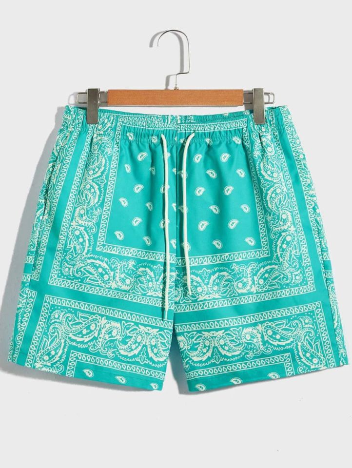Men Drawstring Waist Paisley Print Shorts