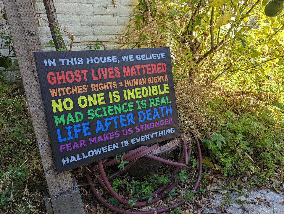 Halloween "In this house..." Yard Sign (DIGITAL)