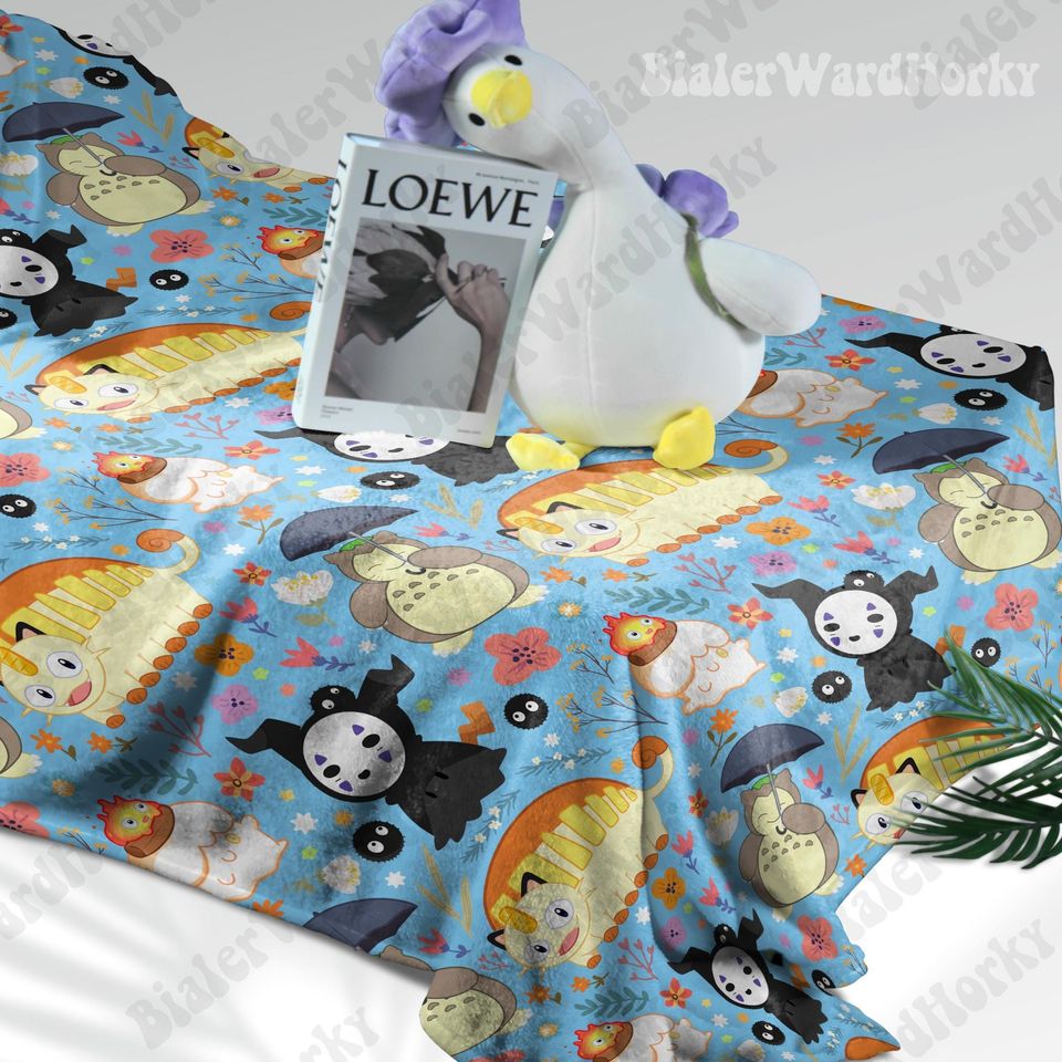 Anime Fleece Blanket: Sn Lax Totoro, Mimikyu No Face, Meowth Catbus