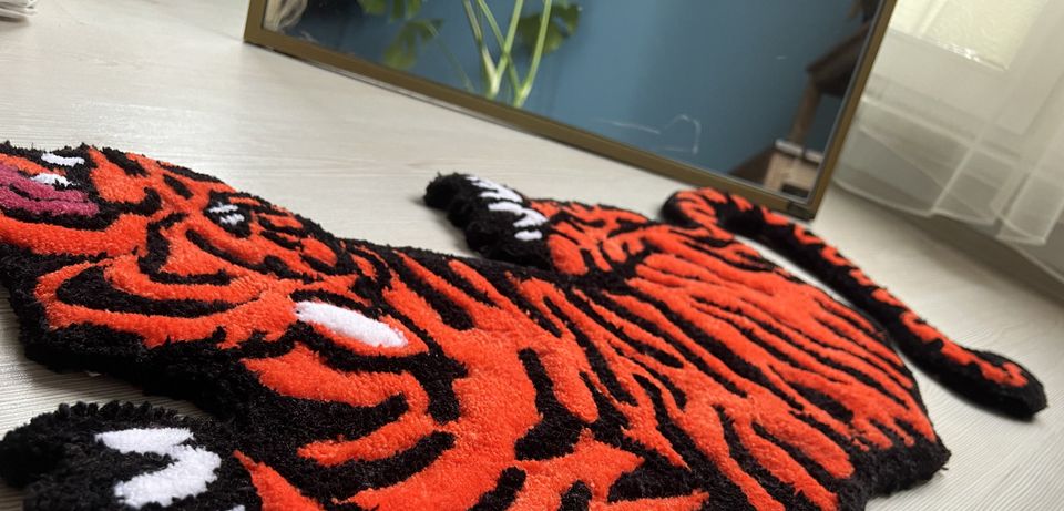 Orange Tiger Rug: Fluffy Hand-Tufted Acrylic Rug
