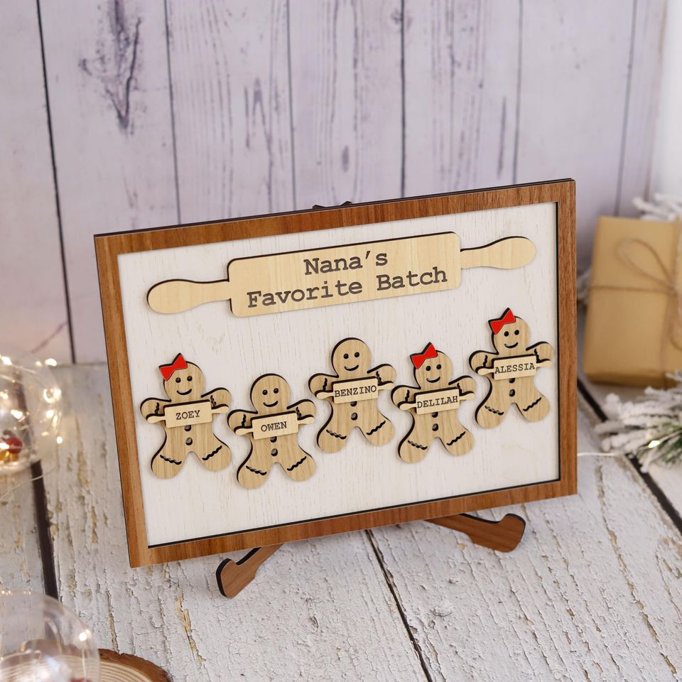 Wooden Gingerbread Family Sign Personalized Grandchildren Sign With Names, Nanas Favorite Batch Sign, Christmas Gift Idea for Grandma Plaque