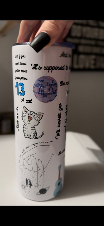 Taylorr Swifts 20 oz tumbler
