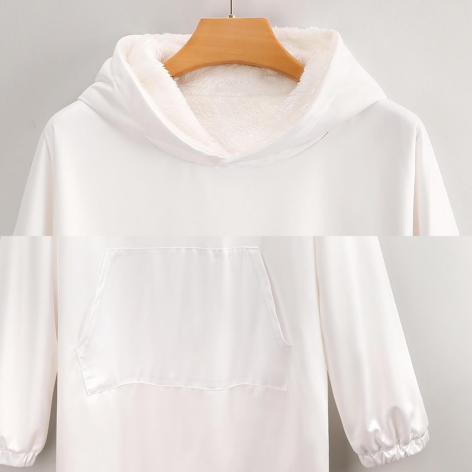 Kawaii Capybara Hoodie Blanket: Wearable Holiday Fall Blanket with Kangaroo Pocket