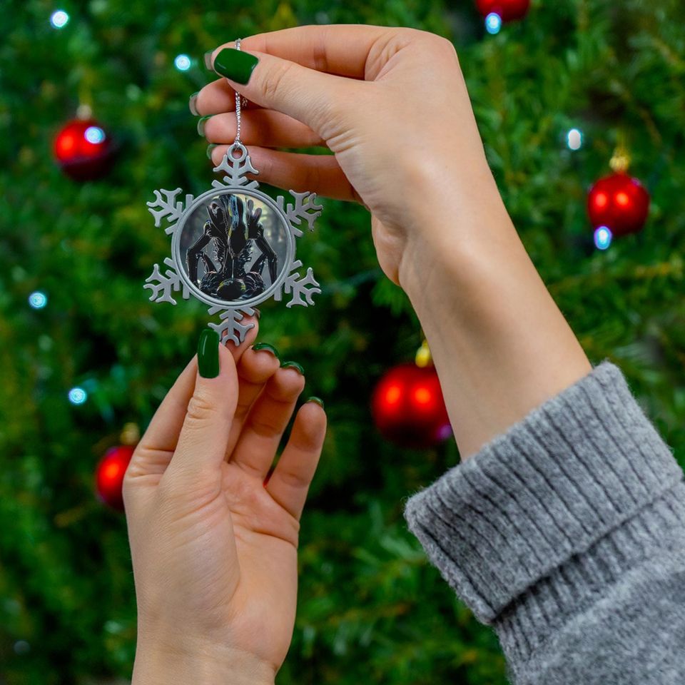 Alien Xenomorph Christmas Ornament, Pewter Snowflake, Sci-fi Gift