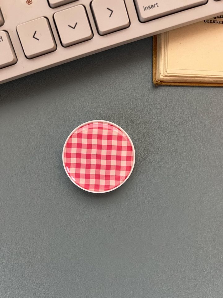 Circle Pattern Phone Grip Universal Smartphone Stand and Mount