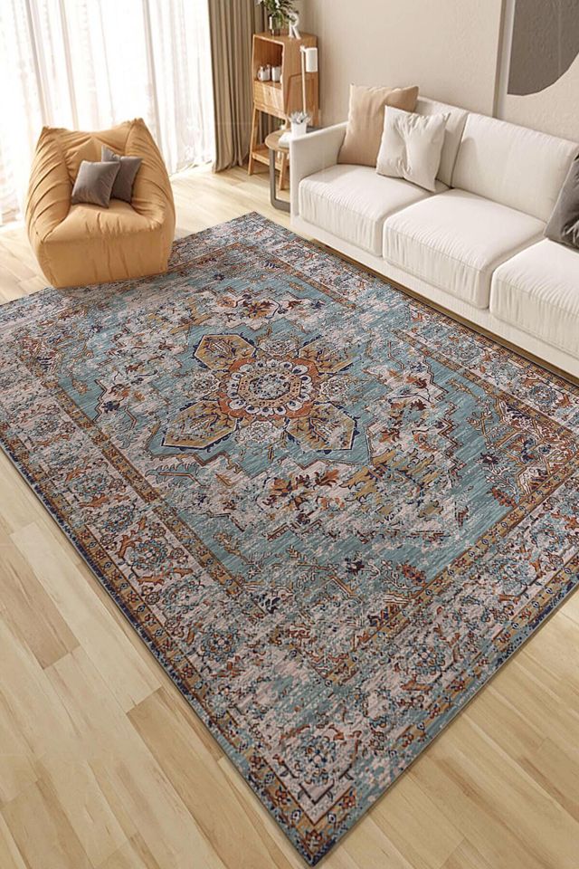 Faded Ethnic Pattern Rug: Boho Chic Oriental Decor