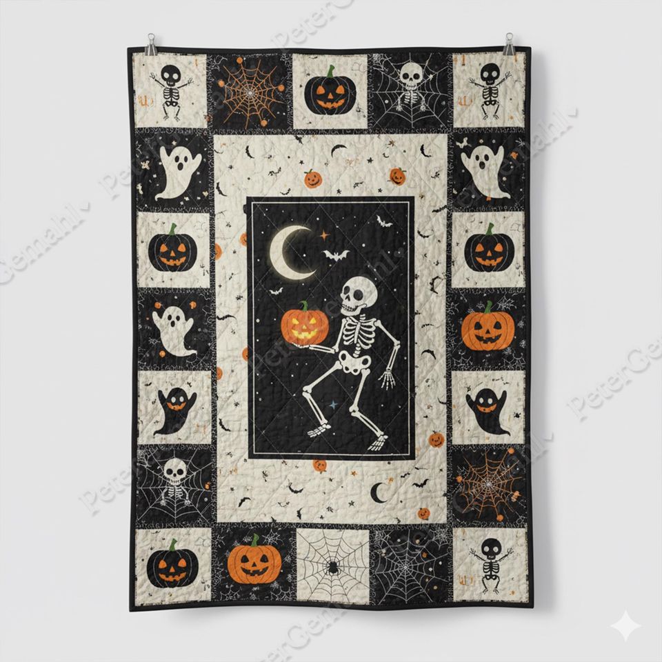 Halloween Skeleton Quilt Blanket, Spooky Skull Bedding, Halloween Decor, Cozy Fall Blanket, Gothic Skeleton, Gift for Halloween