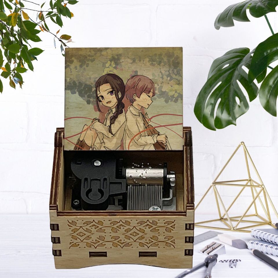 Isabella's Lullaby Music Box: Promise Neverland, Birch Wood