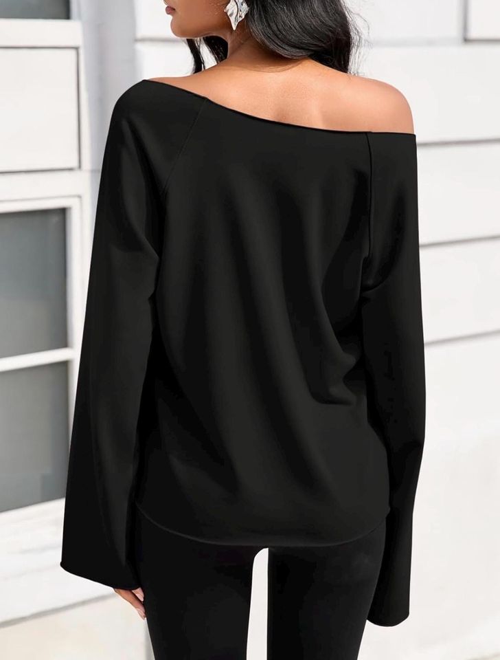 All-Over Print Oversized Women's Off-Shoulder Sweatshirt - New Edition Inspired Slouchy Off-Shoulder Top