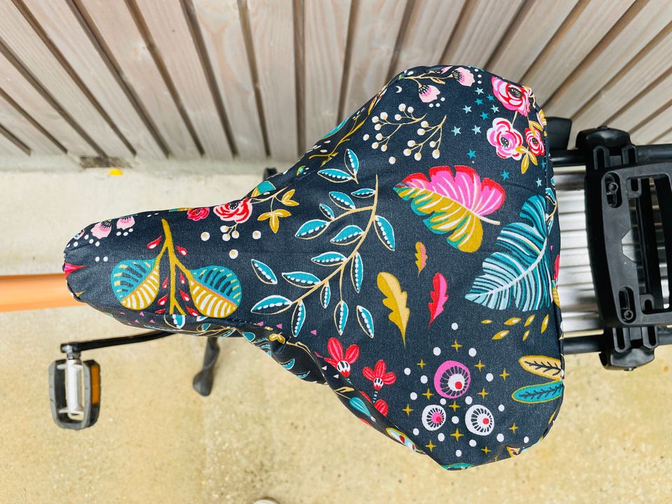 Waterproof bicycle seat cover