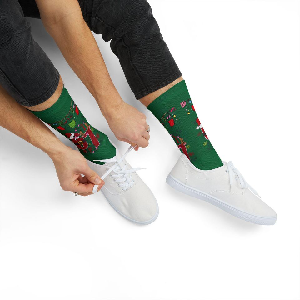 67 Santa Claus Pattern Socks | Green Christmas Holiday Crew Socks