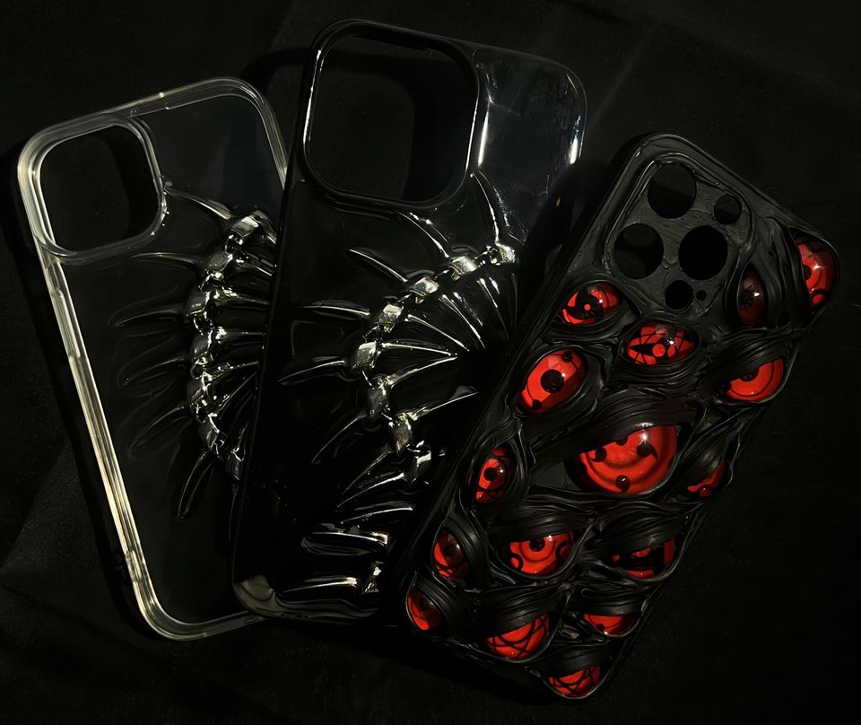 Horror Red Eyes Phone Case: Gothic Cthulhu Glow-in-Dark iPhone, Samsung