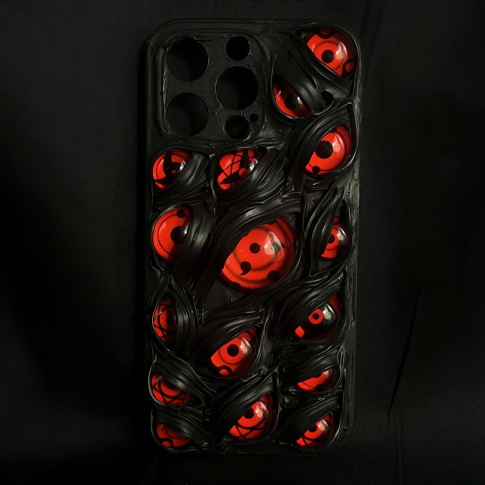 Horror Red Eyes Phone Case: Gothic Cthulhu Glow-in-Dark iPhone, Samsung