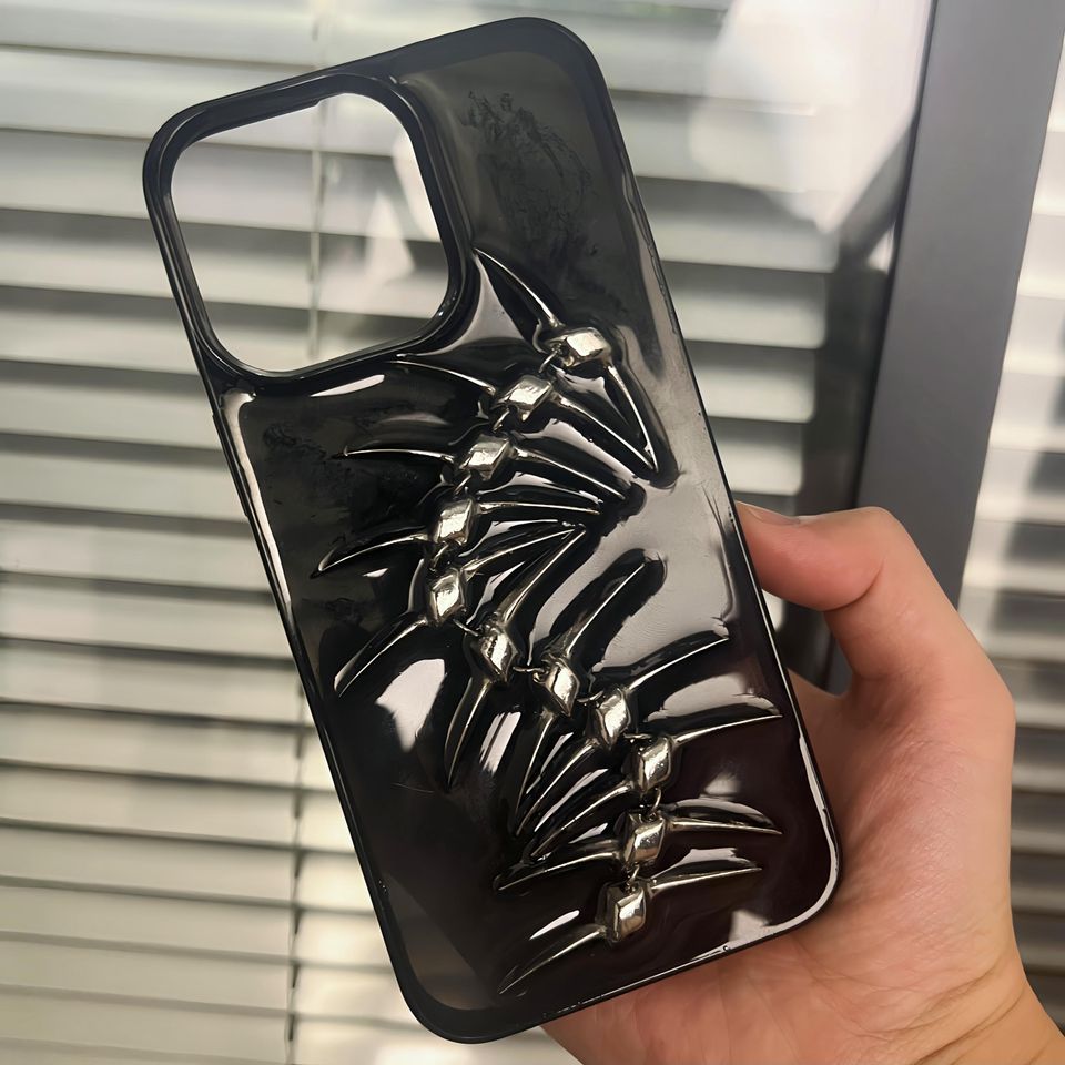 Horror Red Eyes Phone Case: Gothic Cthulhu Glow-in-Dark iPhone, Samsung