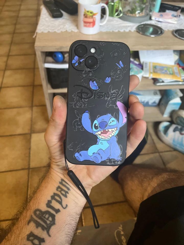 iPhone protective case with Stitch motifs - Stylish Disney cell phone case