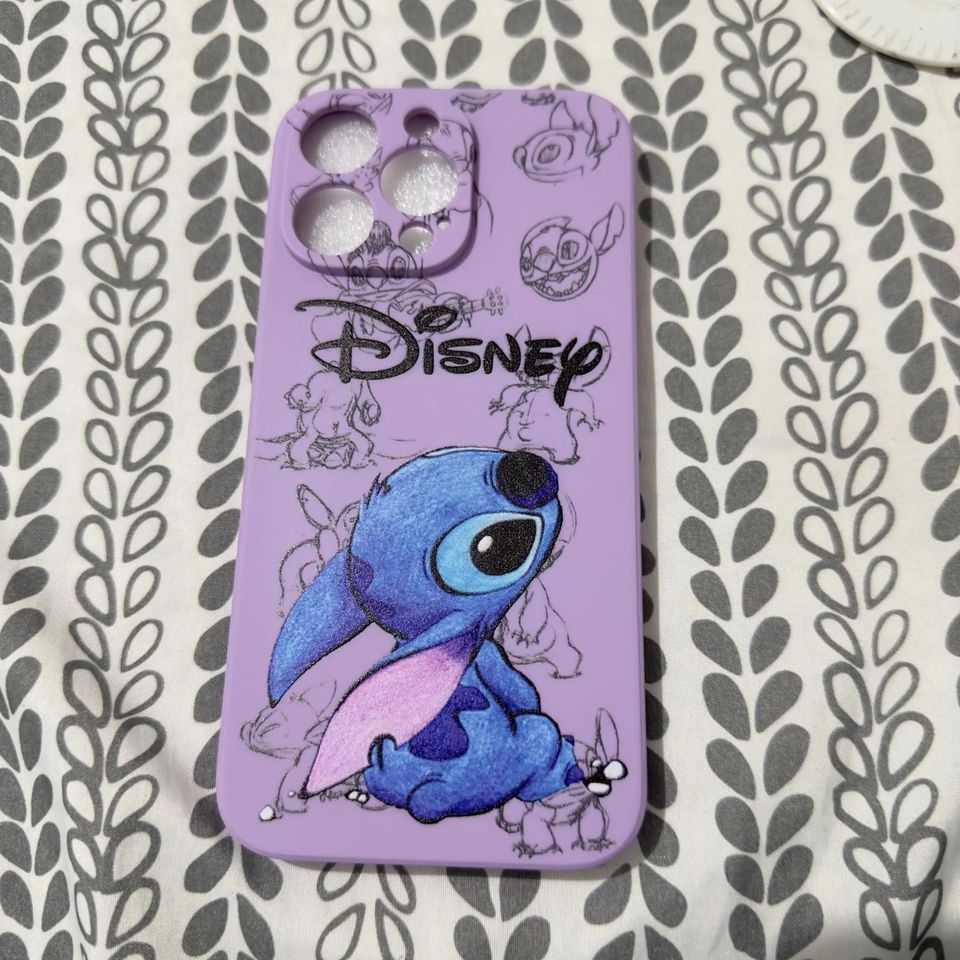 iPhone protective case with Stitch motifs - Stylish Disney cell phone case