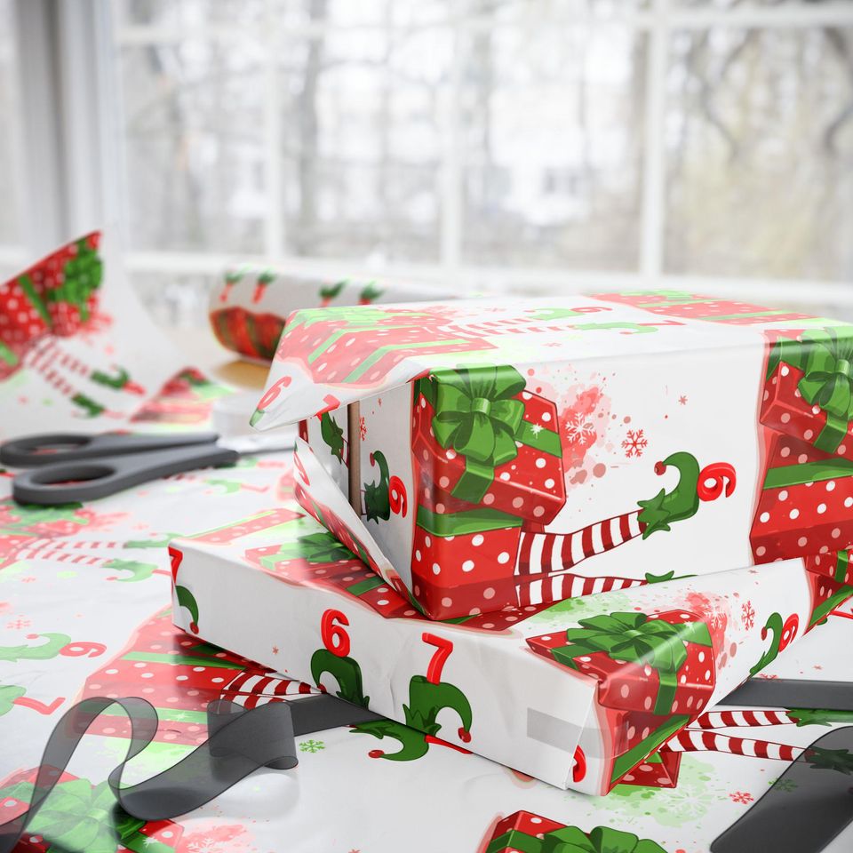 67 Wrapping Paper Elf Christmas