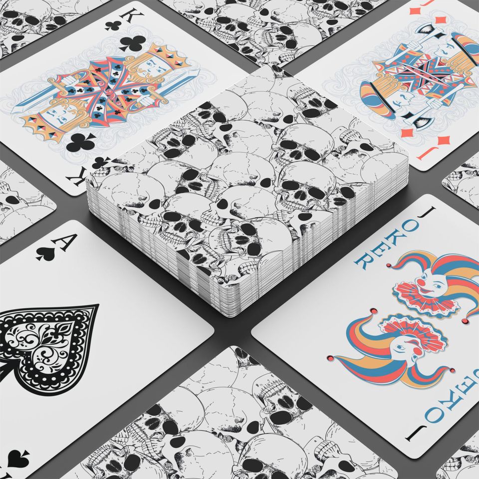 Skull Design Poker Cards: Halloween Gamer Gift