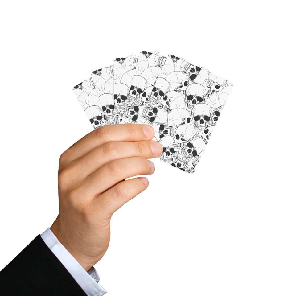 Skull Design Poker Cards: Halloween Gamer Gift