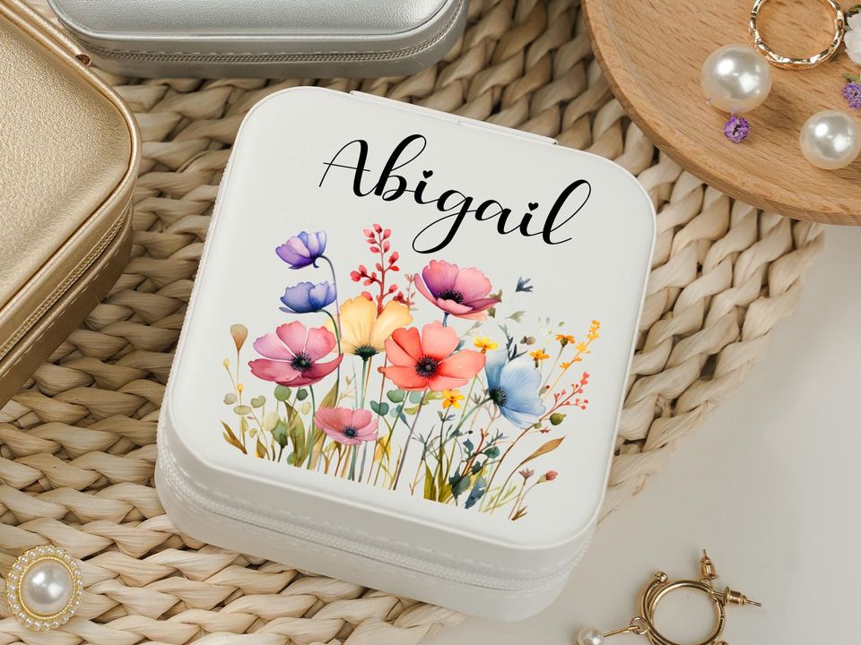Personalized Floral Jewelry Box - Custom Name & Bridesmaid Gift