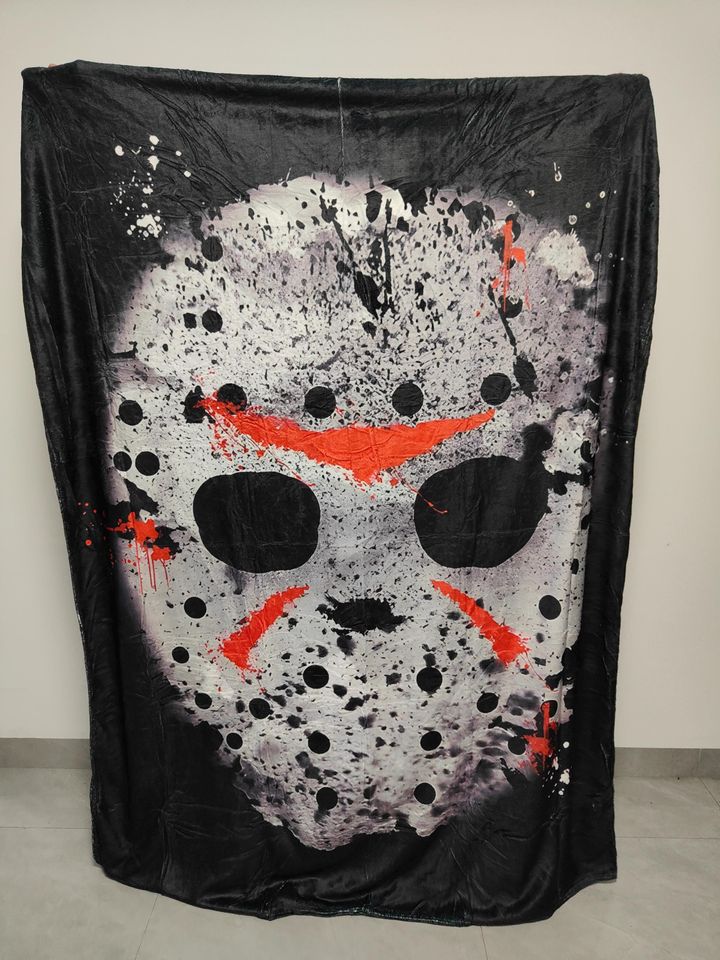 Jason Mask Fleece Throw Blanket: Horror Movie Decor