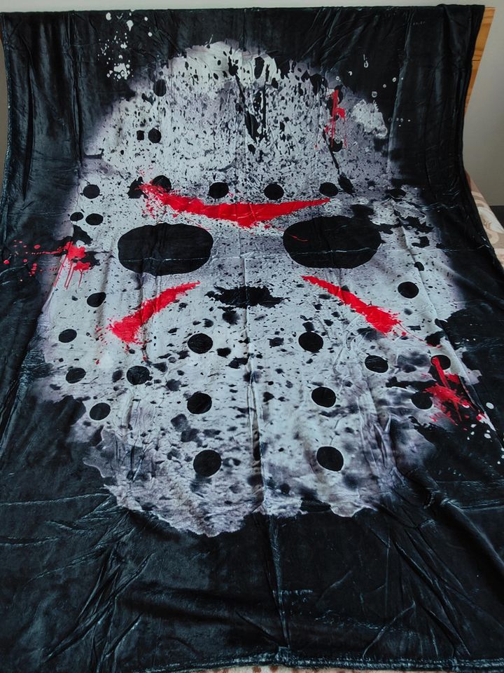 Jason Mask Fleece Throw Blanket: Horror Movie Decor
