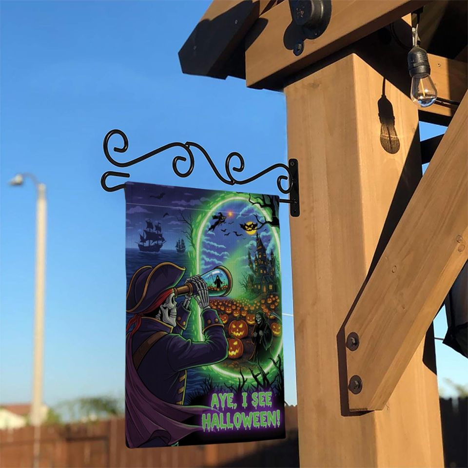 Pirate Skeleton Halloween Garden Flag: Spooky Nautical Decor