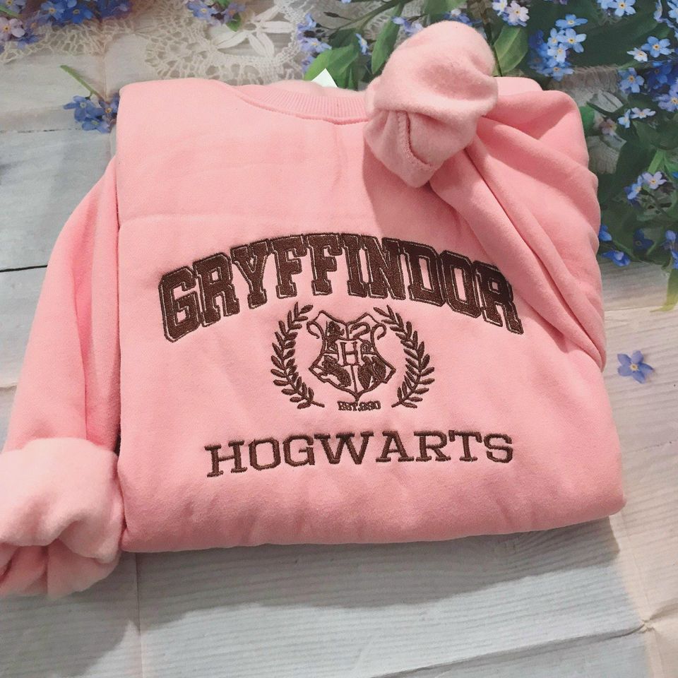 Harry Potter Hogwarts Magical Wizard Castle Embroidered Sweatshirt/Hoodie