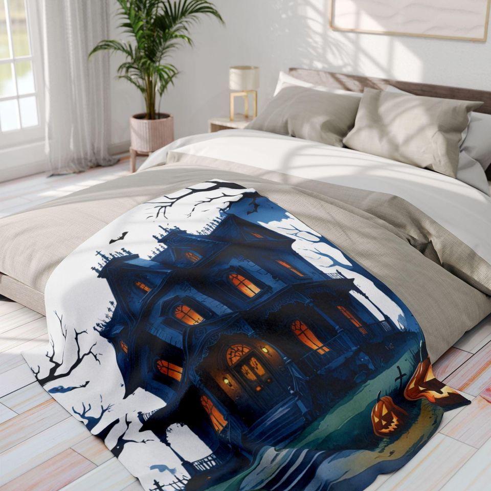 Haunted House Halloween Fleece Blanket: Spooky Ghost & Pumpkin Throw