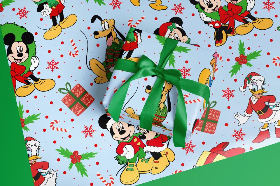 Classic Mouse Christmas Wrapping Paper, Magical Holiday Gift Wrap for Kids
