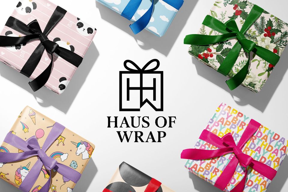 Classic Mouse Christmas Wrapping Paper, Magical Holiday Gift Wrap for Kids