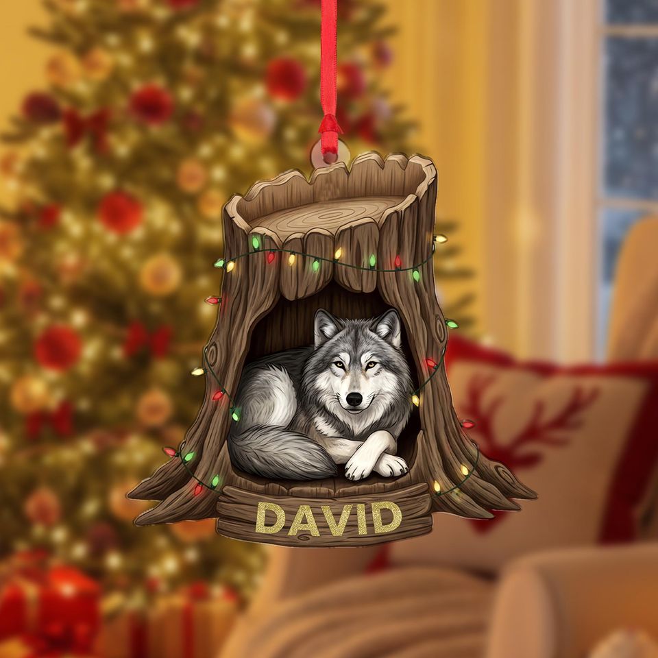 Personalized Wolf Ornament: Eco-Friendly Wildlife Lover Gift