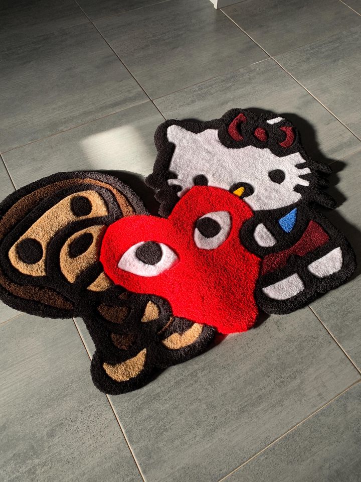 Hello Kitty & Bathing Ape      ,