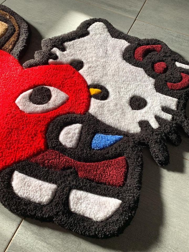 Hello Kitty & Bathing Ape      ,