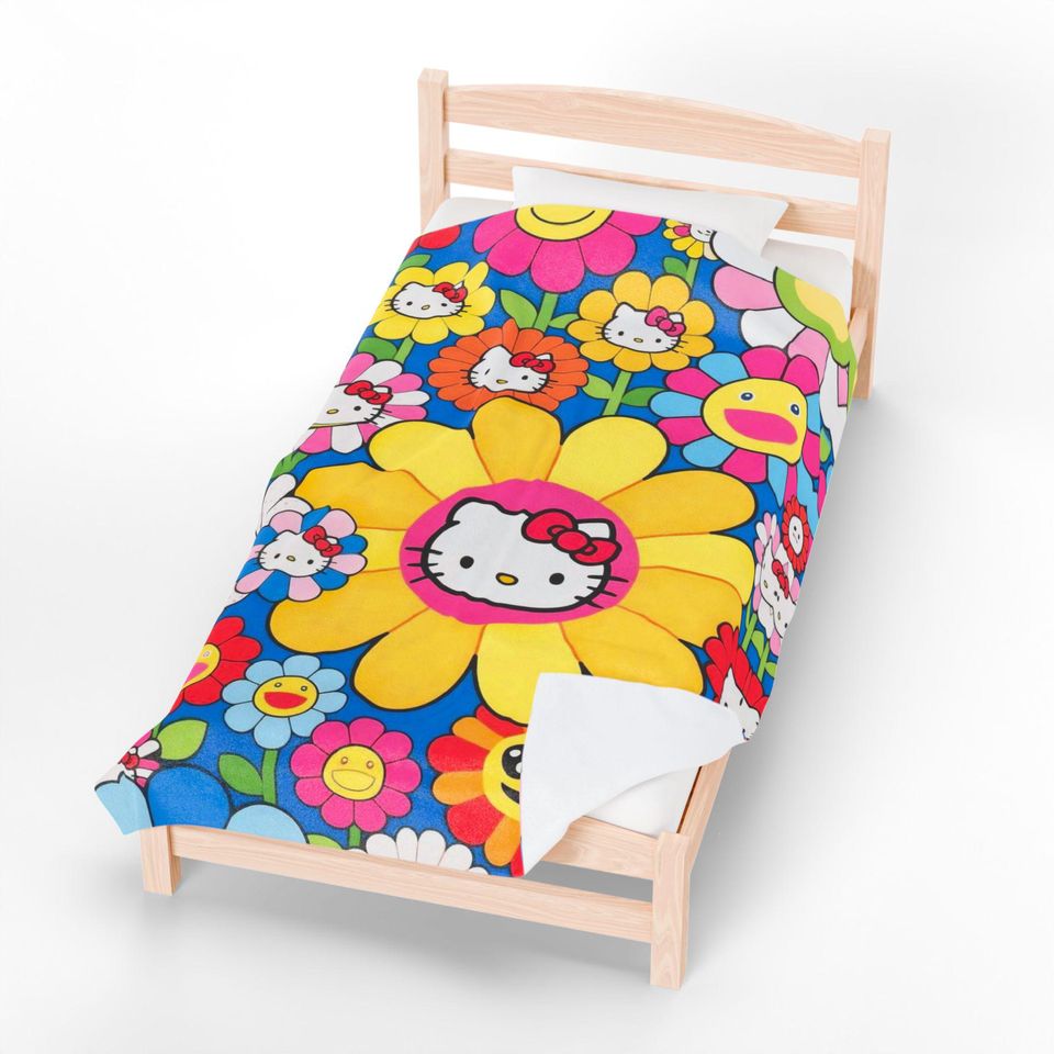 Hello Kitty Flower Pattern Fleece Blanket