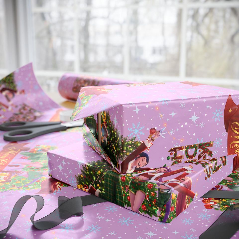 Huntrix, Kpop Demon Hunters Christmas Wrapping Paper, Gift Wrap