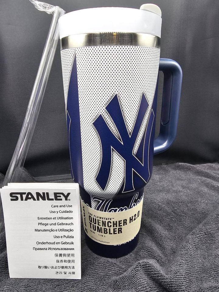 Yankees Quencher H2.0 Flowstate 40oz Tumbler