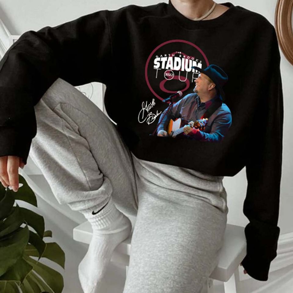 Vintage Garth Brooks Stadium Tour 2022 Sweatshirt