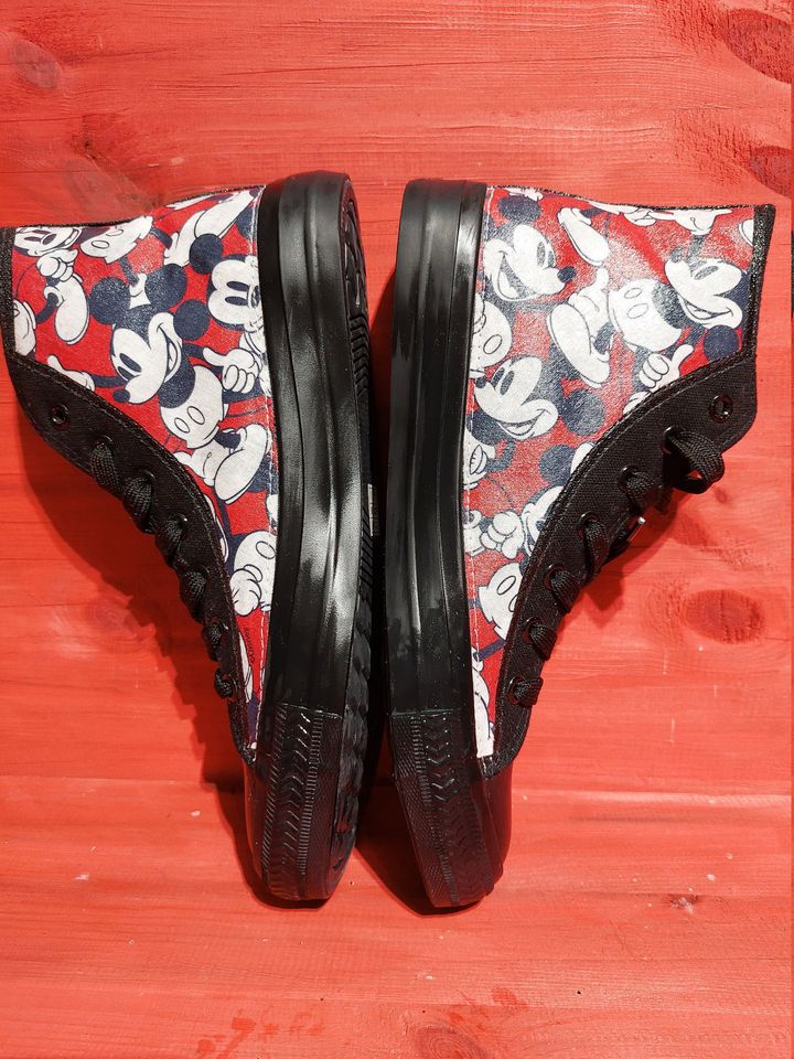 Disney Mickey Mouse high top sneaker